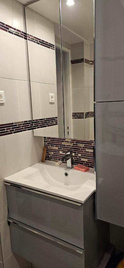 Studio 22M2 A Ivry/Seine-A 200 Metres De Paris. Proche Metro 7 Zewnętrze zdjęcie
